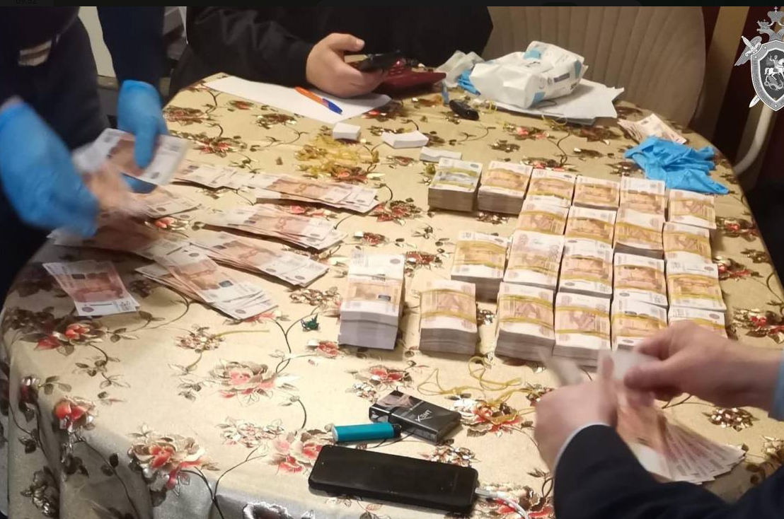 Moskvada qətl törədən azərbaycanlının evində külli miqdarda pul aşkarlandı